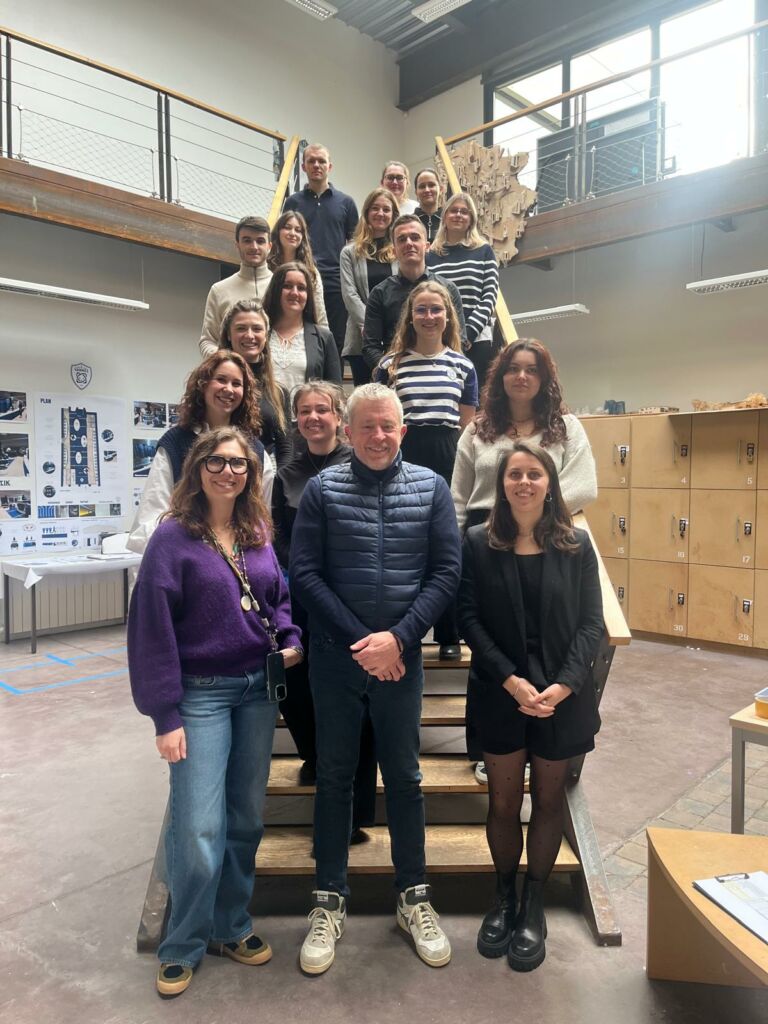 Rendu A4 architecture intérieure. Boutique du RCV. 13