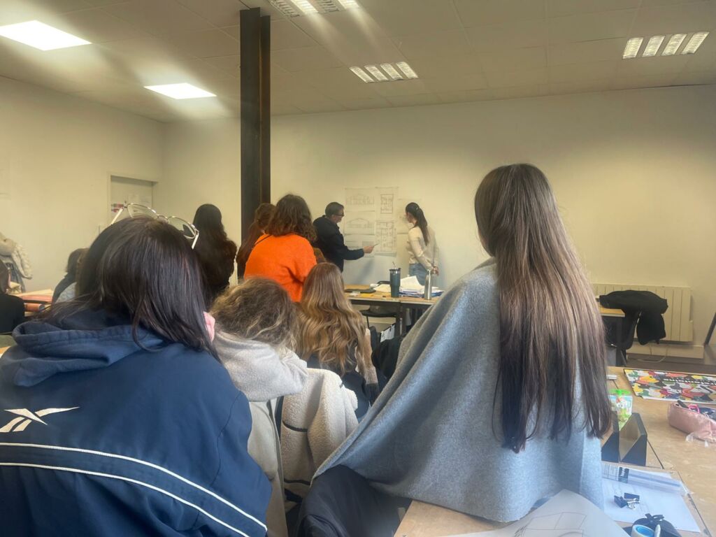 rendu arcitecture intérieure A3 esquisses plan rdc, r+1 et extension d'une maison landaise. travail sur calque à la main. 20-11-2024.(1)